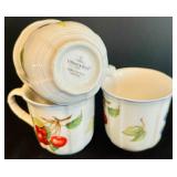 Lovely Vintage Teapot and  Tea Cups by Villeroy & Boch 1978 Cottage Made in Germany