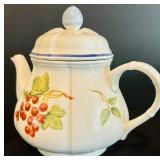Lovely Vintage Teapot and  Tea Cups by Villeroy & Boch 1978 Cottage Made in Germany