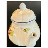 Lovely Vintage Teapot and  Tea Cups by Villeroy & Boch 1978 Cottage Made in Germany