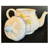 Lovely Vintage Teapot and  Tea Cups by Villeroy & Boch 1978 Cottage Made in Germany