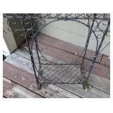 Pretty Metal Plant Stand