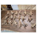 Lot of 18 Leg Hold Traps