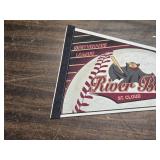 St. Cloud River Bats of the Northwoods League with Autographs