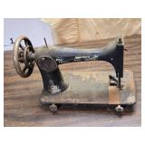 Vintage Singer Sewing Machine - Machine Only
