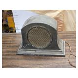 RCA Model 100-A Loudspeaker - Cracked fabric in the back