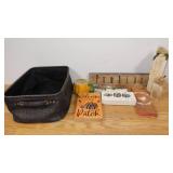Mesh Fabric Basket with 8 Fall Themed Shelf/ Wall Decor