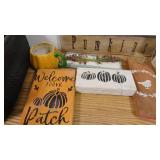 Mesh Fabric Basket with 8 Fall Themed Shelf/ Wall Decor