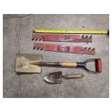 2 shovels (one small hand shovel and one 27" shovel) and 2 mulcher / mower blades (21")
