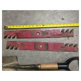 2 shovels (one small hand shovel and one 27" shovel) and 2 mulcher / mower blades (21")