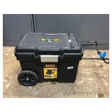 Dewalt 15-gallon Rolling Contractor Chest DWST33090