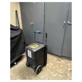 Dewalt 15-gallon Rolling Contractor Chest DWST33090