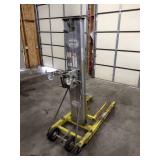 Sumner 715 Manual Lift 750 LB Capacity 15 foot reach