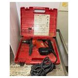 Hilti TE5  hammer drill. Powers Up