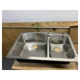 GLACIER BAY Bratten 33 in. Drop-In 60/40 Double Bowl 18 Gauge Stainless Steel Kitchen Sink with Pull-Down Faucet