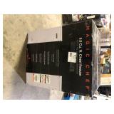 Magic Chef 5.0 cu. ft. Chest Freezer in White   Customer Returns See Pictures