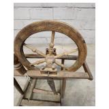 Vintage Wooden Spinning Wheel - Decorative Antique
