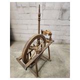 Vintage Wooden Spinning Wheel - Decorative Antique