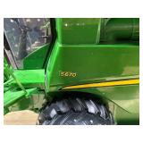 John Deere S670 Combine