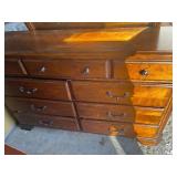 Dresser With Mirror