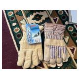 2pr of new Gloves