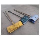 5 SNOW SHOVELS