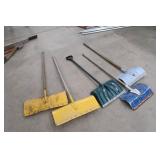 5 SNOW SHOVELS