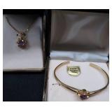 AMETHYST NECKLACE AND BRACELET.