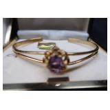 AMETHYST NECKLACE AND BRACELET.