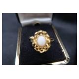 VINTAGE GOLD TONE AND FILIGREE OPAL JEWELRY