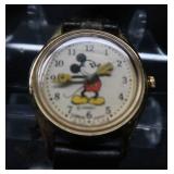 VINTAGE LORUS MICKEY MOUSE WATCH