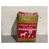 Vibrant Life Cedar Pet Bedding, 141 L