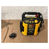 EverStart 800 Peak Amp Jump Starter with 120 PSI Compressor, Pivoting LED Light, 3X USB Ports