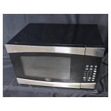 Oster Microwave Oven with Stainless Steel Front - 900 Watts
