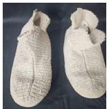 Lot of 4 Pairs of Women