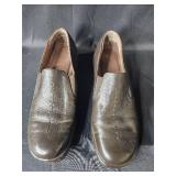 Lot of 4 Pairs of Women