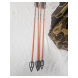 Wood arrows and Woodsman Hunting Seat
