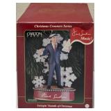 Heirloom Collection - Carlton Cards | Christmas Crooners Series Christmas Ornament / Swinging Sound of Christmas - Musical Ornament - New