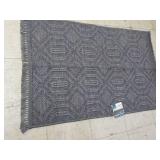 Off the Loom Accent Rug 30 x 45"...