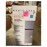 Magic Chef 18.5 in. W, 4.5 cu. ft. 2-Door Mini Refrigerator, with Freezer in Platinum Steel Customer Return See all Pictures