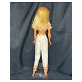 VINTAGE MALIBU BARBIE TWIST AND TURN WITH OUTFIT