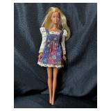 VINTAGE BLONDE BARBIE 1966 WITH OUTFIT - BENDABLE LEGS