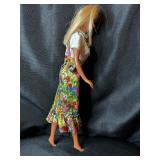VINTAGE BENDABLE LEG BARBIE 1966 WITH OUTFIT