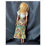 VINTAGE BENDABLE LEG BARBIE 1966 WITH OUTFIT