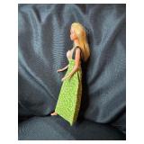 VINTAGE BENDABLE LEG BARBIE 1966 WITH OUTFIT
