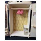 VINTAGE SUSY GOOSE BARBIE WARDROBE WITH BOX