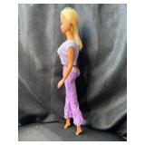 VINTAGE 1966 BLONDE BARBIE WITH BENDABLE LEGS WITH OUTFIT