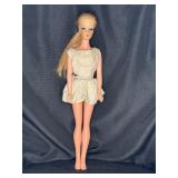 VINTAGE PONYTAIL BARBIE WITH OUTFIT