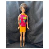 VINTAGE BRUNETTE BUBBLE CUT BARBIE WITH OUTFIT