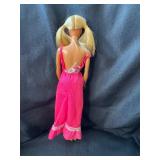 1966 BLONDE BARBIE WITH BENDABLE LEGS AND OUTFIT