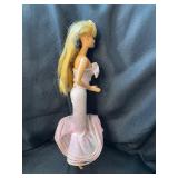 1987 PERFUME PRETTY BARBIE WITH OUTFIT